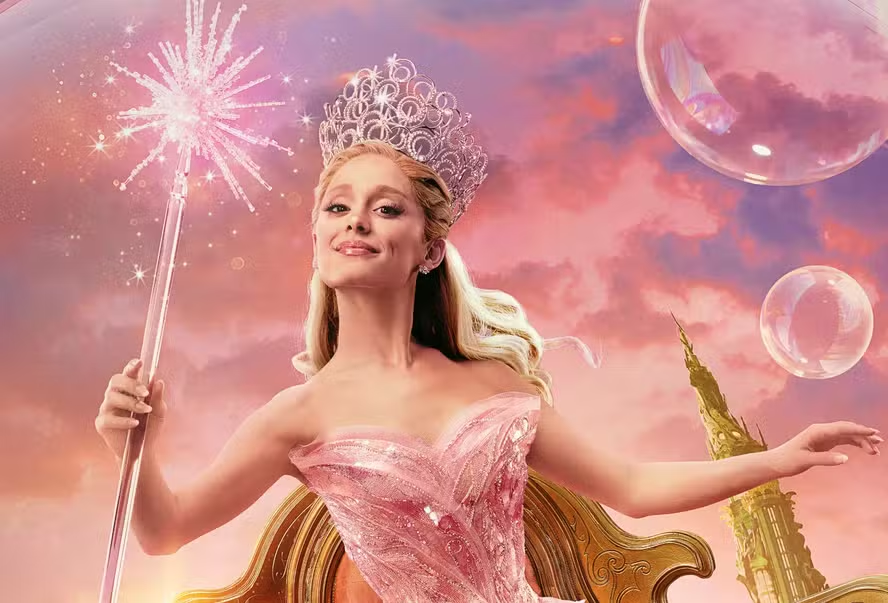 image-228 "Wicked: Parte 2" - Nova Foto de Ariana Grande como Glinda Revela Momento Crucial