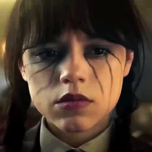 image-255 Wandinha: Lágrimas Negras da 2ª Temporada Explicadas - O Custo Sombrio dos Poderes Psíquicos