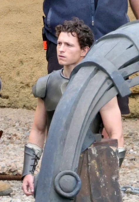 image-76 "A Odisseia": Tom Holland Eleva Expectativas e Afirma que Roteiro é "o Melhor que Já Leu"