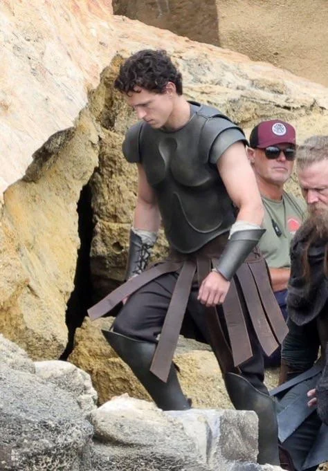 image-78 "A Odisseia": Tom Holland Eleva Expectativas e Afirma que Roteiro é "o Melhor que Já Leu"