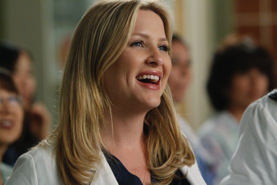 image-244 Grey's Anatomy: Episódio 450 Celebra Legado com o Retorno Emocionante de Arizona e April