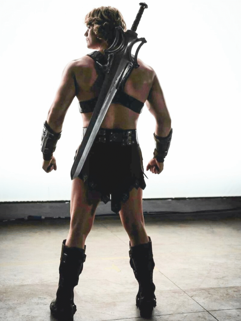 image-254-768x1024 He-Man: Mestres do Universo - O Guia Definitivo de Atores e Personagens do Filme Live-Action