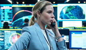 image-360 Casa de Dinamite: A Comédia de Ação que Explode Clichês e Coroa um Novo Herói Improvável